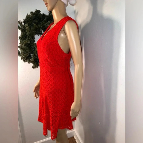 Anthropologie San & Soni, mini flounced red lace dress.Rear zip hookeye closure - Picture 4 of 10